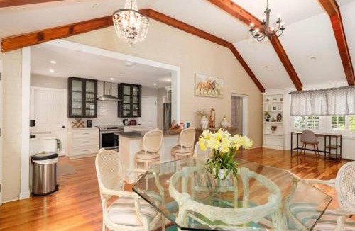 North Decatur House | Classy utopian escape near Emory