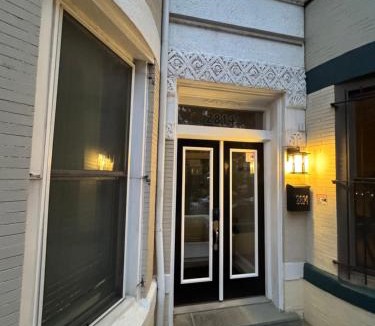 Columbia Heights House | Classy Victorian Brownstone Subway Shopping