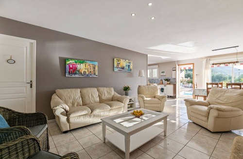 Roquebrun House | Classy Villa in Roquebrun with Swimming Pool