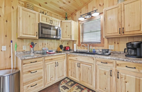 Bristol Cabin | Claude's Cabin Riverfront on the South Holston River