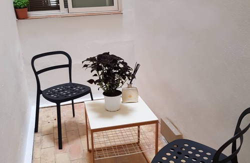 San Anton Apartment | Claudia City-center Home