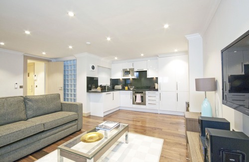 Brompton & Hans Town Apartment | Claverley Court