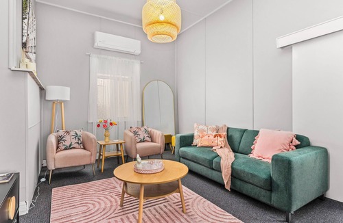 Pottery Estate Cottage | clay cottage, lithgow - quiet & close to CBD