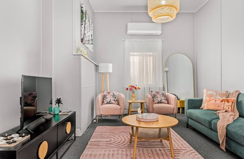 Pottery Estate Cottage | clay cottage, lithgow - quiet & close to CBD