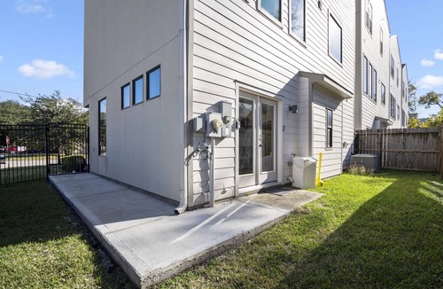 East Downtown Houston Apartment | Clay studio in EADO - 0.6 km from FIFA Fan Fest