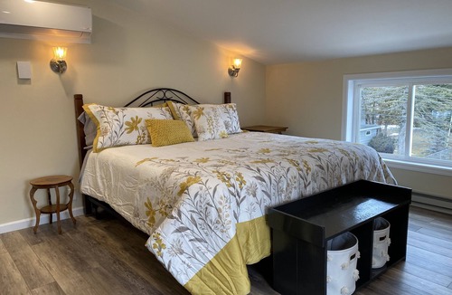 Clayton Apartment | Clayton #3 Cozy, Clean, and Convenient Apartment