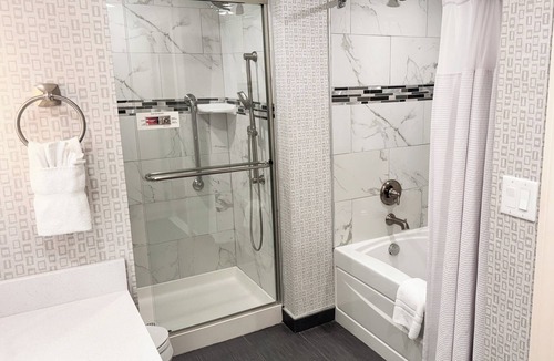 Downtown Hotel | Clayton Plaza Hotel & Extended Stay