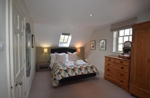 Lower Oddington House | Claytons Cottage