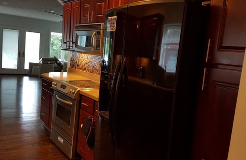 Ingles House | Claytor Lake Waterfront on Beach Drive