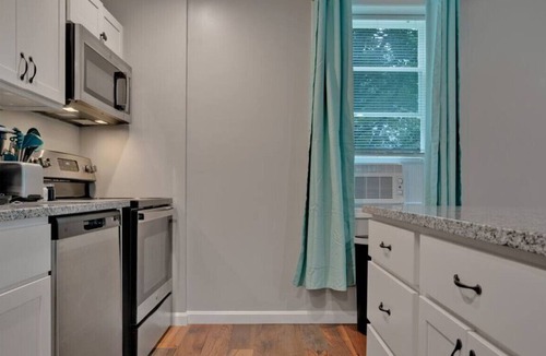 Gorham Apartment | Clean 1BD | Quiet | Long Term Friendly