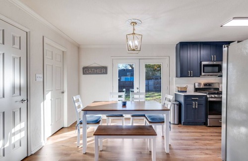 Pilot Point House | Clean 3-bedroom house with backyard in Pilot Point - BLUEBONNET