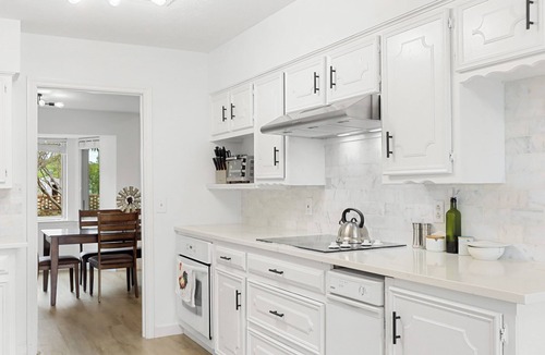 Parker House | Clean 4-bedroom Ranch on 2 Acres Near City