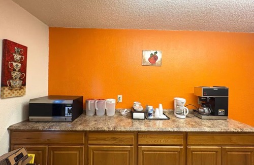 Victoria Hotel | Clean & Affordable Pet-Friendly Room w/Free Parking
