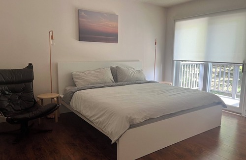 Lafontaine Cottage | clean all seasons cottage & pet friendly close to beaches