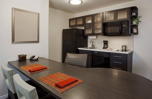 Westchase House | Clean and Comfy Unit, Kitchen, Pool, Fitness Center
