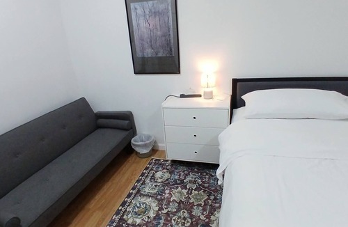 New London Bed & Breakfast | Clean and cozy, King bed, private bathroom, ample parking, free internet