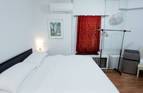 New London Bed & Breakfast | Clean and cozy, King bed, private bathroom, ample parking, free internet