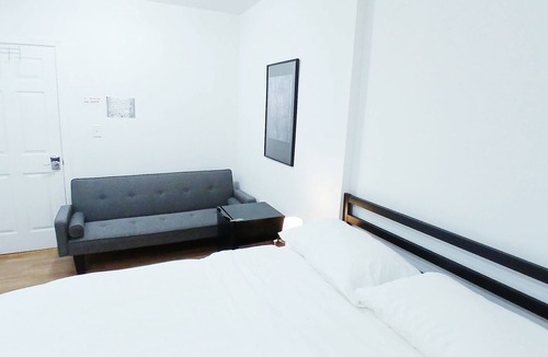 New London Bed & Breakfast | Clean and cozy, King bed, private bathroom, ample parking, free internet