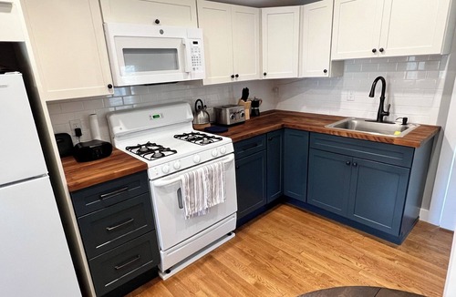 Brewster Cottage | Clean and Cute Brewster Cottage