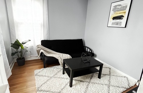 West End - West Side Apartment | Clean and Spacious Room with Relaxation Lounge
