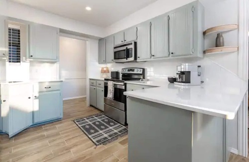 Moore House | Clean and Updated Home in Moore with Bonus Room