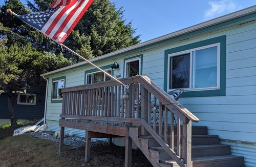 Grayland Cottage | CLEAN Beach Cottage + Beach Path!