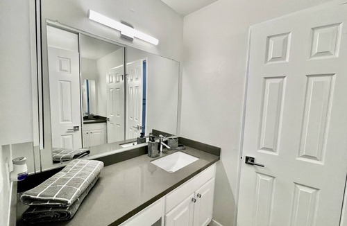 Rampart Village Apartment | Clean bed! clean shower!