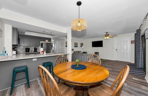 Indian Rocks Beach Villa | Clean, Bright New Beach Villa