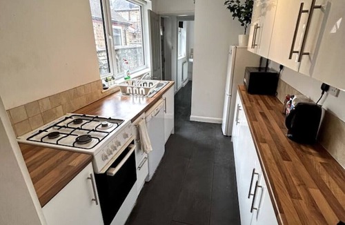 Stoke-on-Trent House | Clean Budget Accommodation