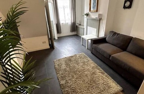 Stoke-on-Trent House | Clean Budget Accommodation