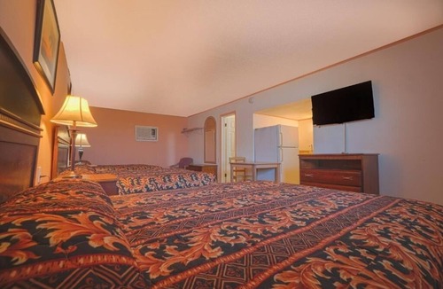 Corpus Christi Hotel | Clean Budget Room Ideal for Adventurers Close to Mustang Island