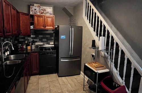 South Side Flats House | Clean & Central Pittsburgh Retreat Cozy + Highly Walkable!