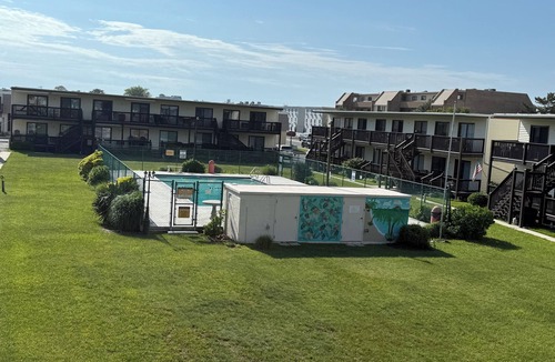 Ocean City Condo | Clean, Comfortable 2 bedroom condo on bayside. Pool, Wifi
