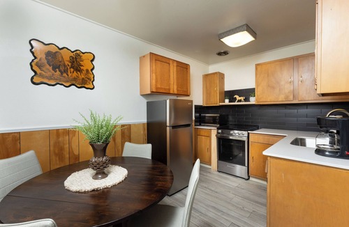 Cheyenne Condo | Clean & Comfortable 2BR Western Style Near Frontier Park