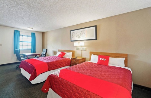 Junction Hotel | Clean, Comfortable 4 Budget Rooms Near I-10 – Pet-Friendly & Semi-Truck Parking