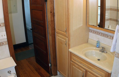 Raritan Apartment | Clean, Comfortable and Convenient 1BR Apartment Rental