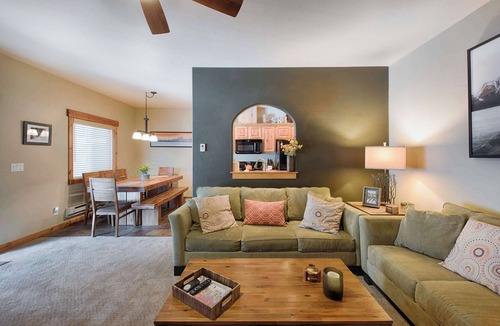McCall House | Clean Comfortable Townhome with Hot Tub Sleeps 7