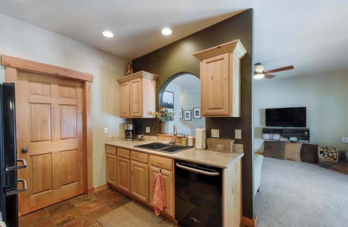 McCall House | Clean Comfortable Townhome with Hot Tub Sleeps 7