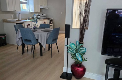 Merritton House | Clean Comfy 2 Bedroom Suite near Niagara Falls