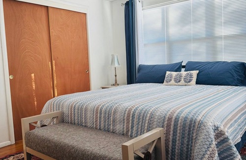 Crestline Other | Clean, comfy and cute farmhouse between Joplin and Neosho, easy access to I-49.