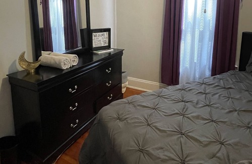 Hartford Apartment | Clean, Comfy and Spacious Bedroom
