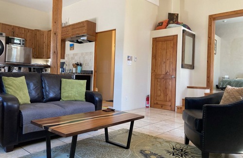Santa Fe House | Clean & Comfy Casita with Super Fast WiFi, A/C, Private Patio and Parking.