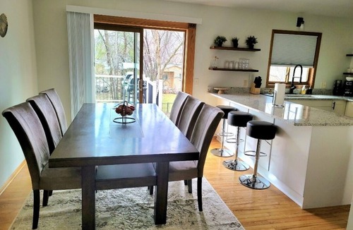 Eagan House | Clean, Comfy, digs close to all the attractions