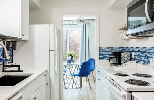 Western House | Clean Comfy House with Hot Tub, Pool Table, & BBQ