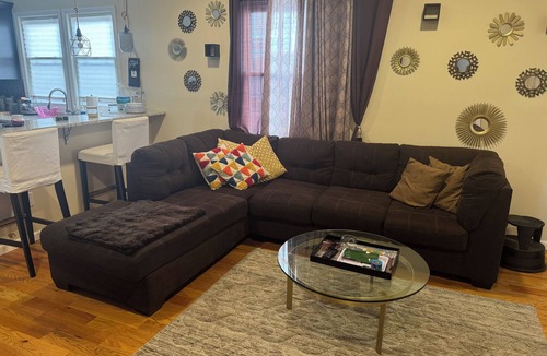 Linden Apartment | Clean comfy smoke friendly 2 bedroom stay