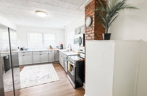 Rossville House | Clean & Cozy! 2BR, Pets welcome!