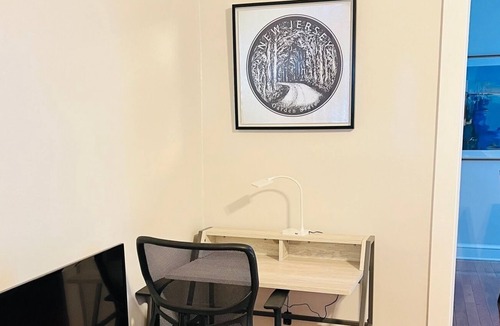 Magnolia House | Clean, cozy, and close to Philly!