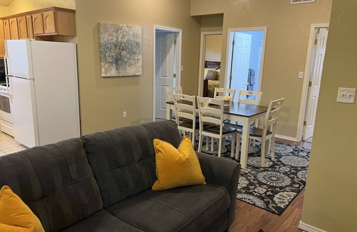 Franklin to the Fort House | Clean, cozy and practical house with three bedrooms