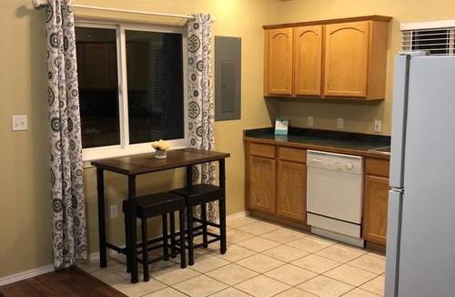 Franklin to the Fort House | Clean, cozy and practical house with three bedrooms