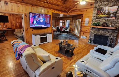 Conyers Cabin | Clean & Cozy Cabin in the Woods